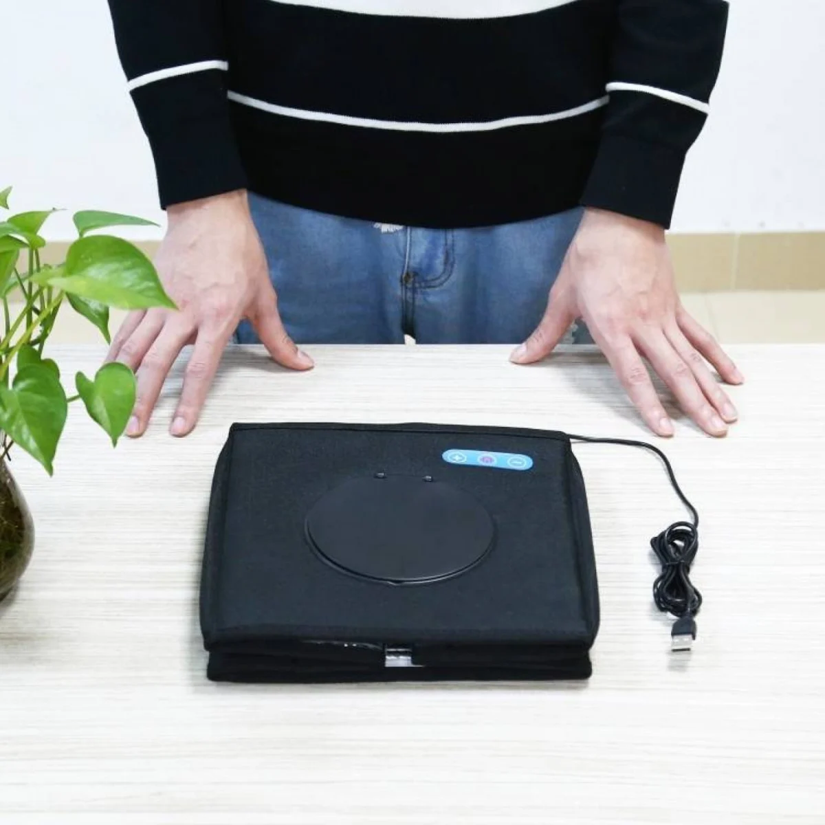 Μίνι Αναδιπλούμενο Στούντιο Φωτογράφισης Puluz 25cm με Φωτισμό LED & 12 Χρώματα Background