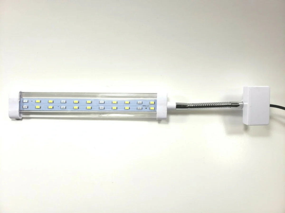 Φωτιστικό 10W Deebow Dee-D8 με Ιδανικό Φως Ημέρας 6800K για τον Φωτισμό του Ενυδρείου