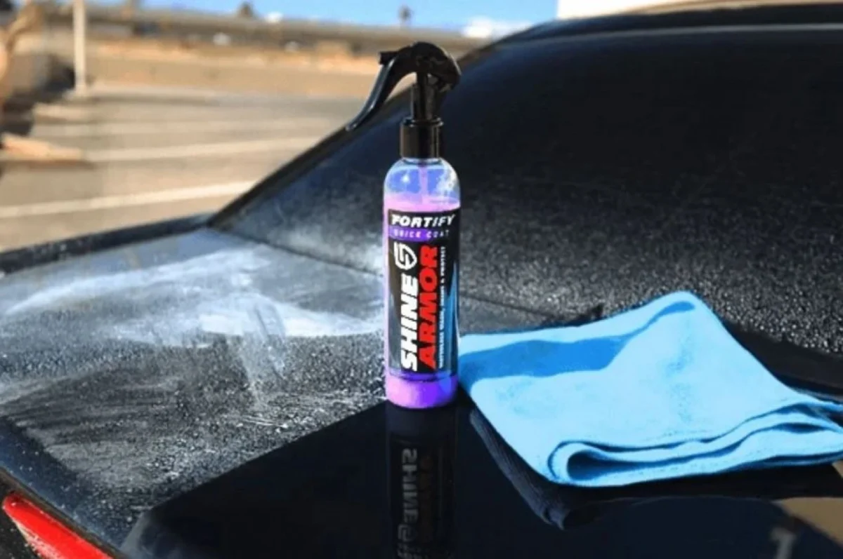 Καθαριστικό-Γυαλιστικό - Προστατευτικό Αυτοκινήτων Shine Armor Quick Shine 236ml