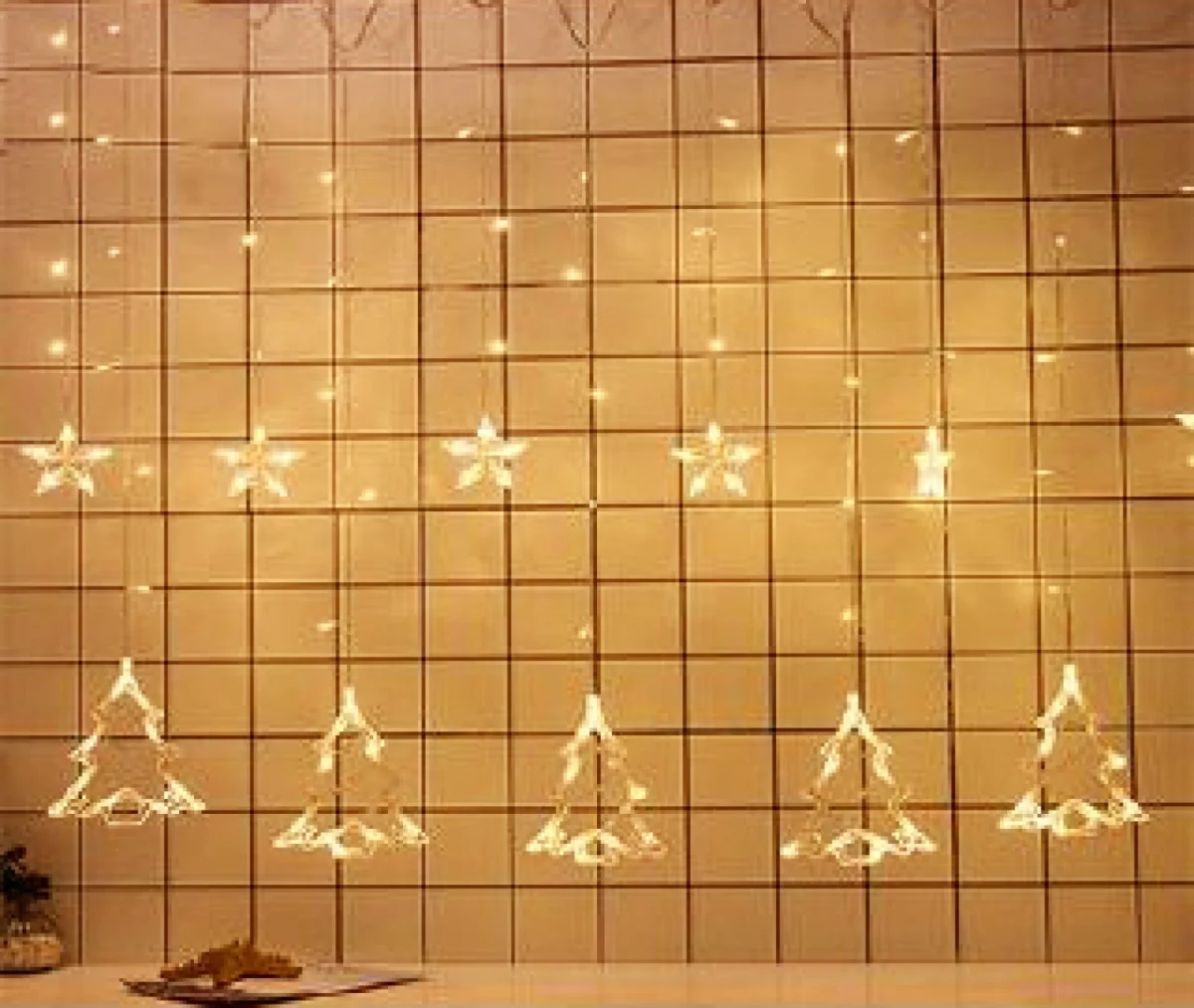 LED Χριστουγεννιάτικα Φωτάκια Ασύμμετρη Κουρτίνα 3μ σε Σχήμα Έλατου με Λευκό Θερμό Κίτρινο Φώς LED Christmas Lights Star