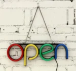 Led Φωτιζόμενη Διαφημιστική Πινακίδα Retro Τύπου Neon "OPEN"