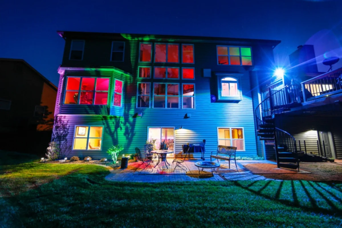 RGB LED Προβολέας 10W Αδιάβροχος με Τηλεχειρισμό & Εναλλασσόμενο Πολύχρωμο Φωτισμό