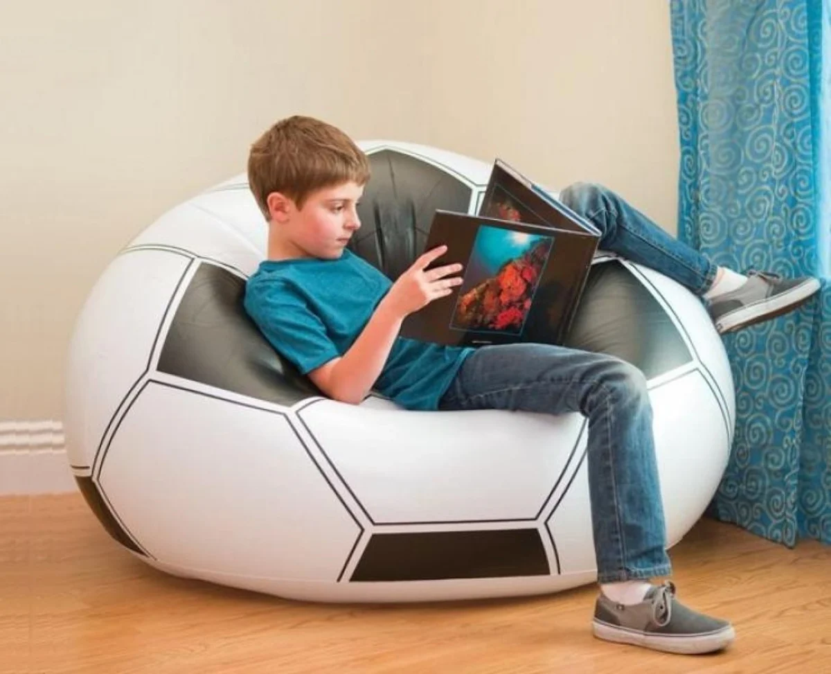 Bestway Φουσκωτή Πουφ Πολυθρόνα - Κάθισμα σε Σχήμα Μπάλας Ποδοσφαίρου 114x112x66cm - Beanless Soccer Ball Chair