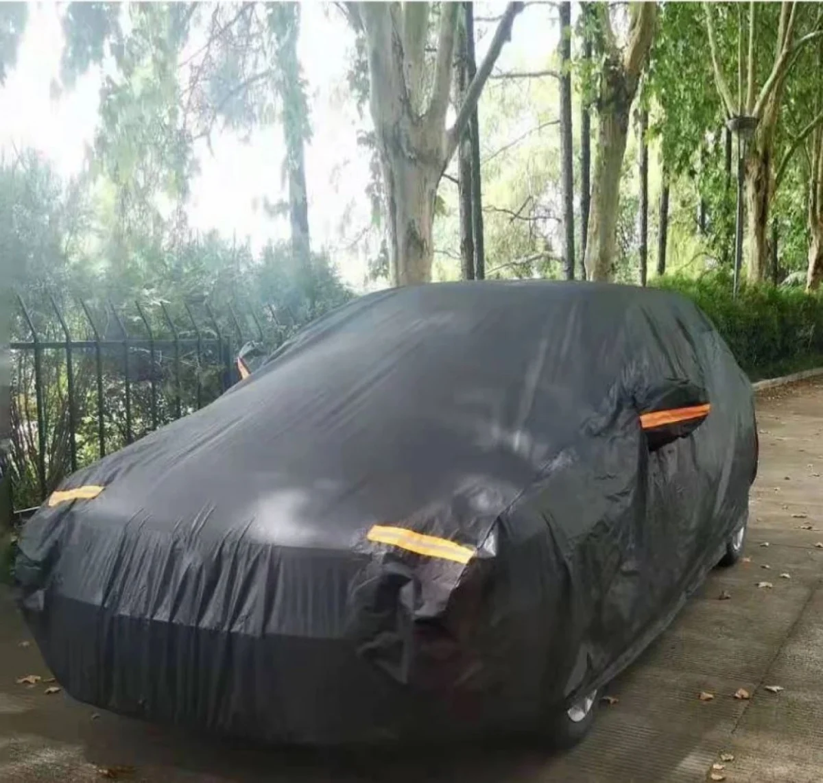 Αδιάβροχη Μαύρη Προστατευτική Κουκούλα Αυτοκινήτου με Επίστρωση Αλουμινίου CarSun C1818 540x175x120εκ