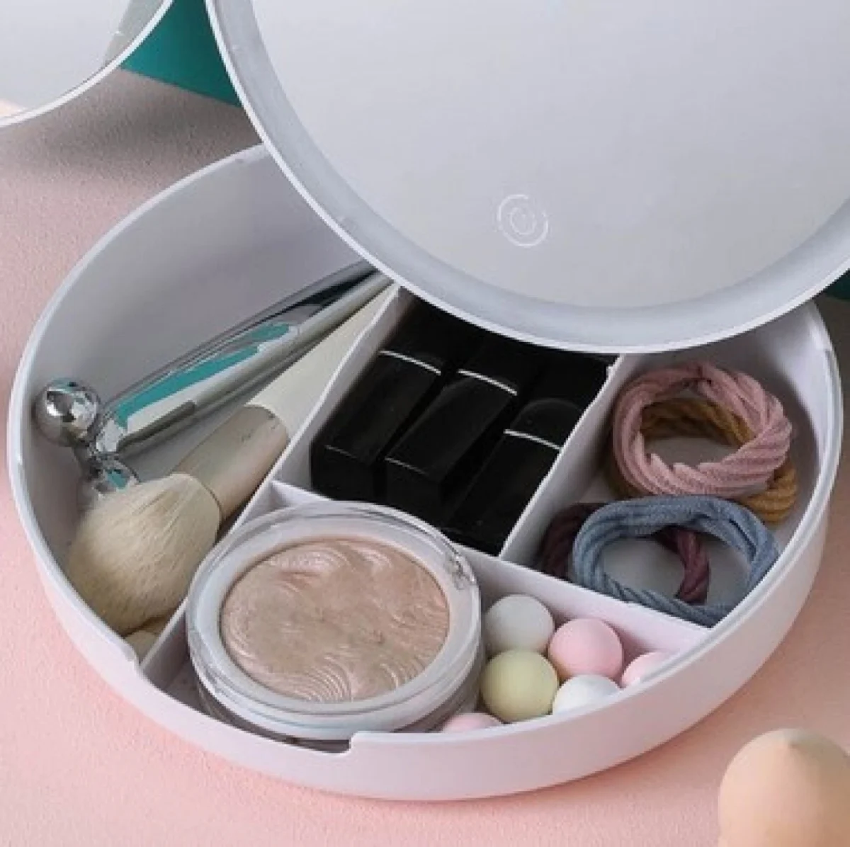 Τριπλός Στρογγυλός Καθρέφτης με Φωτισμό LED, Θήκη Μακιγιάζ & Έξτρα Μίνι Μεγεθυντικό Καθρεφτάκι - FoldAway Lighted Makeup Mirror