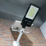 Τηλεχειριζόμενος Ηλιακός Αδιάβροχος Προβολέας Δρόμου 100W Floodlight Series - Σύστημα Φωτισμού Εξωτερικού Χώρου με 122 LED