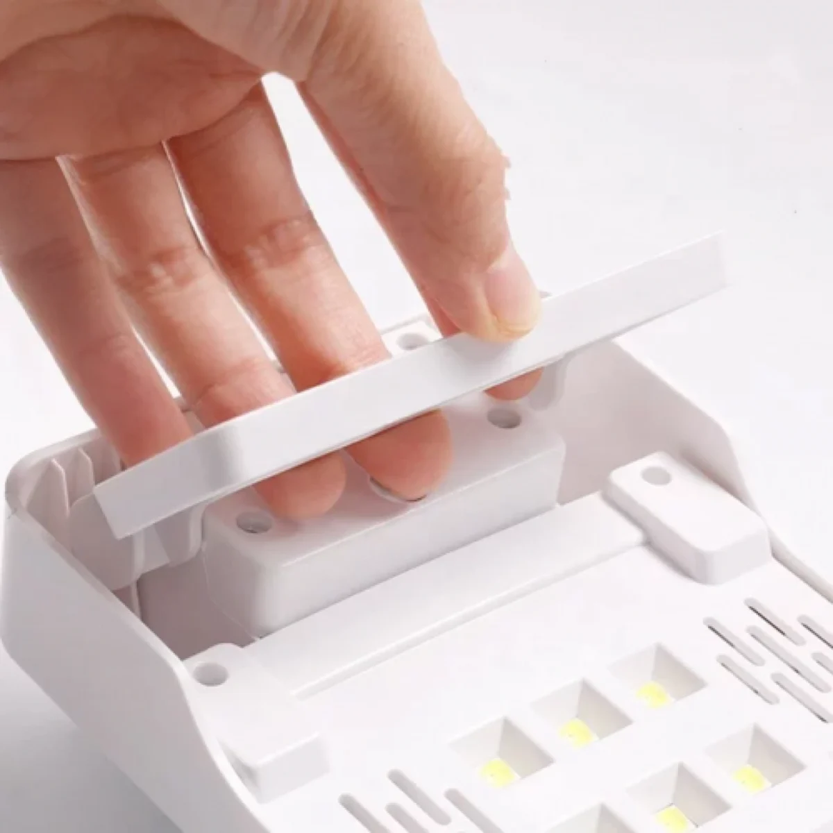 Πτυσσόμενο Σκαμπό Χεριών με Μαξιλάρι & UV Λάμπα Πολυμερισμού για Ημιμόνιμο Μανικιούρ - SUN Handpillow Nail LED YC-09