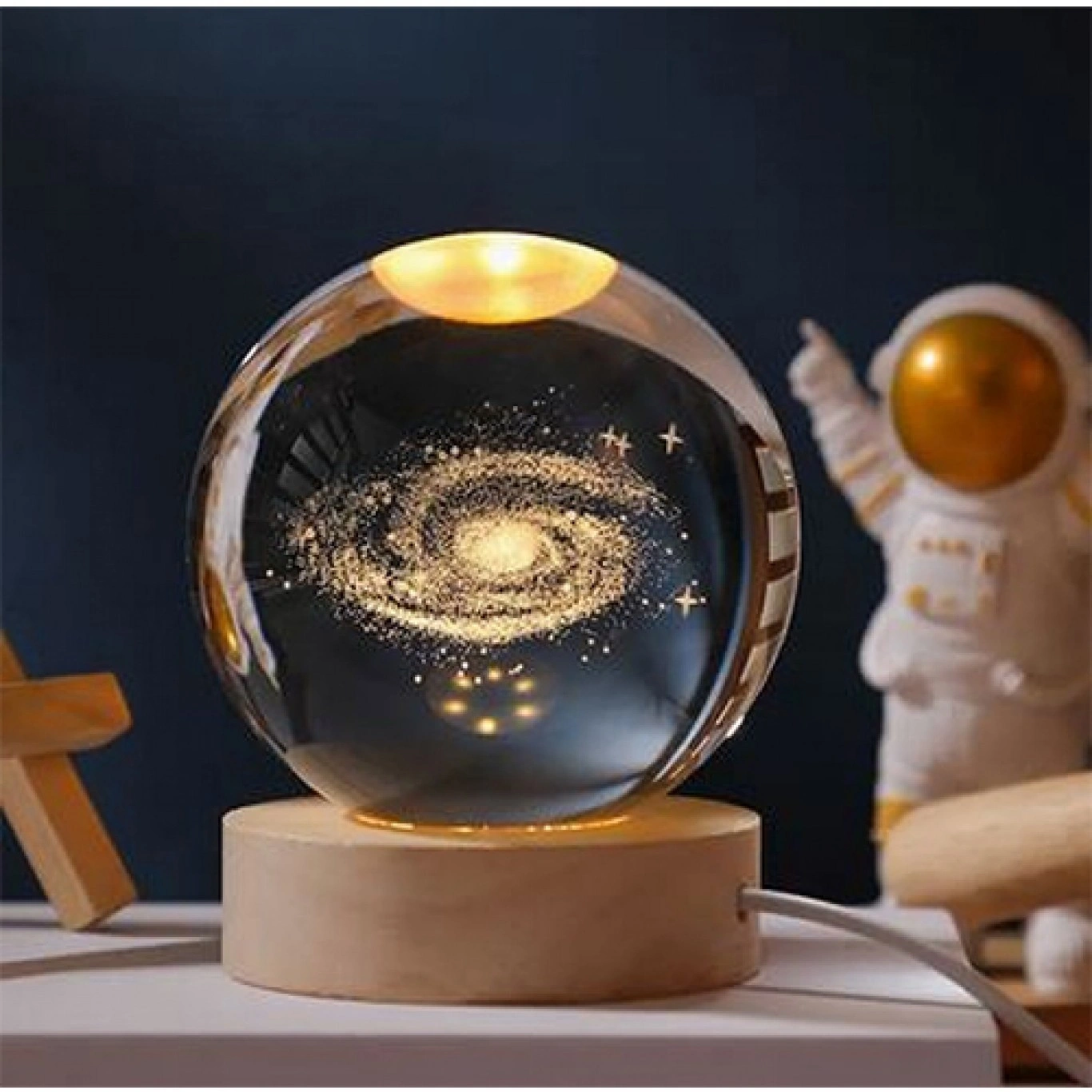 Φωτιστικό Κρυστάλλινη Σφαίρα 6cm Χαραγμένη Εσωτερικά με Λέιζερ - Νεφέλωμα Φωτιστικό Κρυστάλλινη Σφαίρα 6cm Χαραγμένη Εσωτερικά με Λέιζερ - Νεφέλωμα