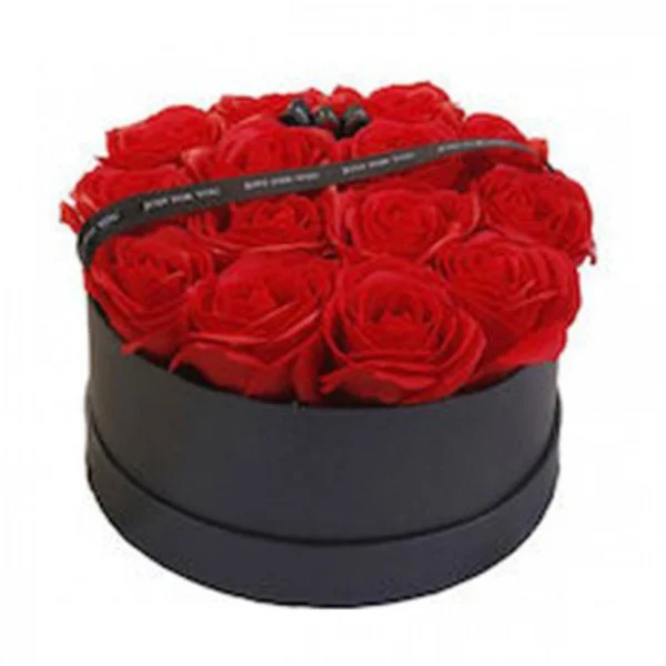 Μπουκέτο με Τεχνητά Κόκκινα Τριαντάφυλλα σε Στρογγυλό Κουτί - 22cm