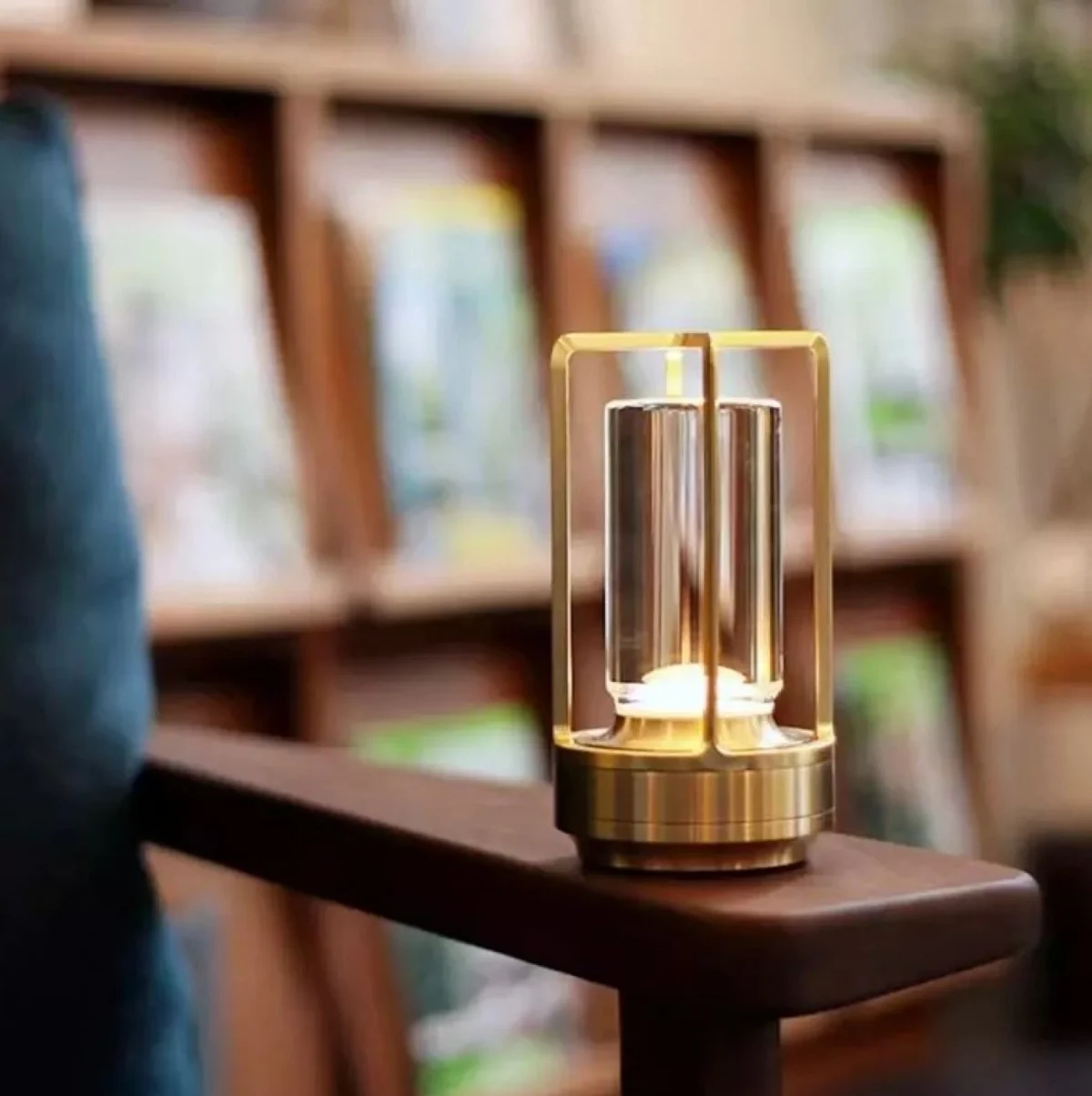 Επιτραπέζιο Διακοσμητικό Φωτιστικό LED με Λειτουργία Αφής Χρυσό Arrango AT60807