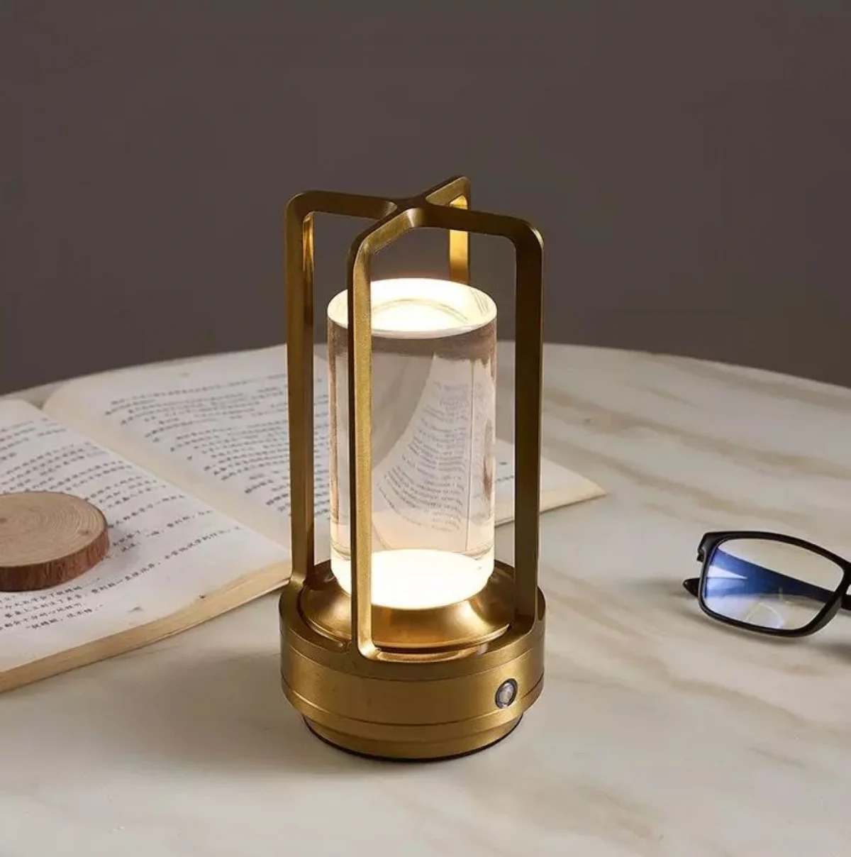 Επιτραπέζιο Διακοσμητικό Φωτιστικό LED με Λειτουργία Αφής Χρυσό Arrango AT60807