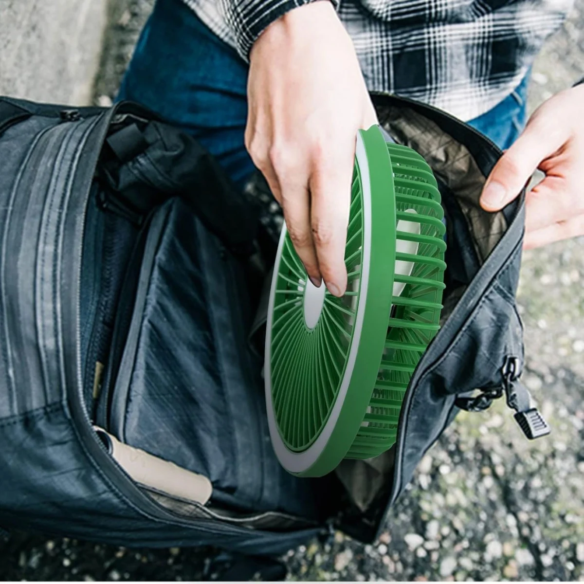 Επιτραπέζιος & Κρεμαστός Φορητός RGB Mini Ανεμιστήρας 2 σε 1 με LED και USB Φόρτιση Πράσινο – Arrango