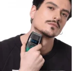 Επαναφορτιζόμενη Ξυριστική Μηχανή Αδιάβροχη με Οθόνη LED VGR V-308