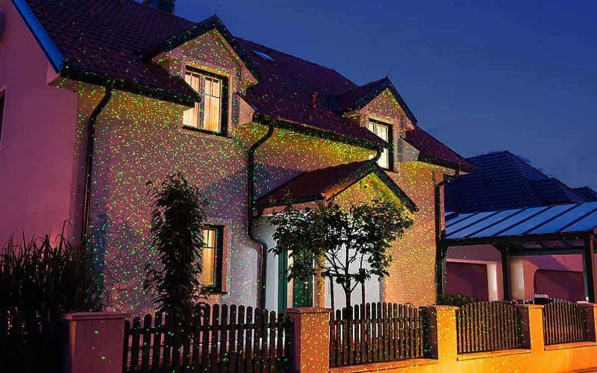 Αδιάβροχος Προβολέας με Χιονονιφάδες - Νυχτερινός Διακοσμητικός Χριστουγεννιάτικος Φωτισμός Προτζέκτορας - Snowflake Projector LED