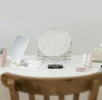 Μίνι Σετ με Φωτιζόμενο Led Καθρέπτη και 5 Πινέλα Μακιγιάζ