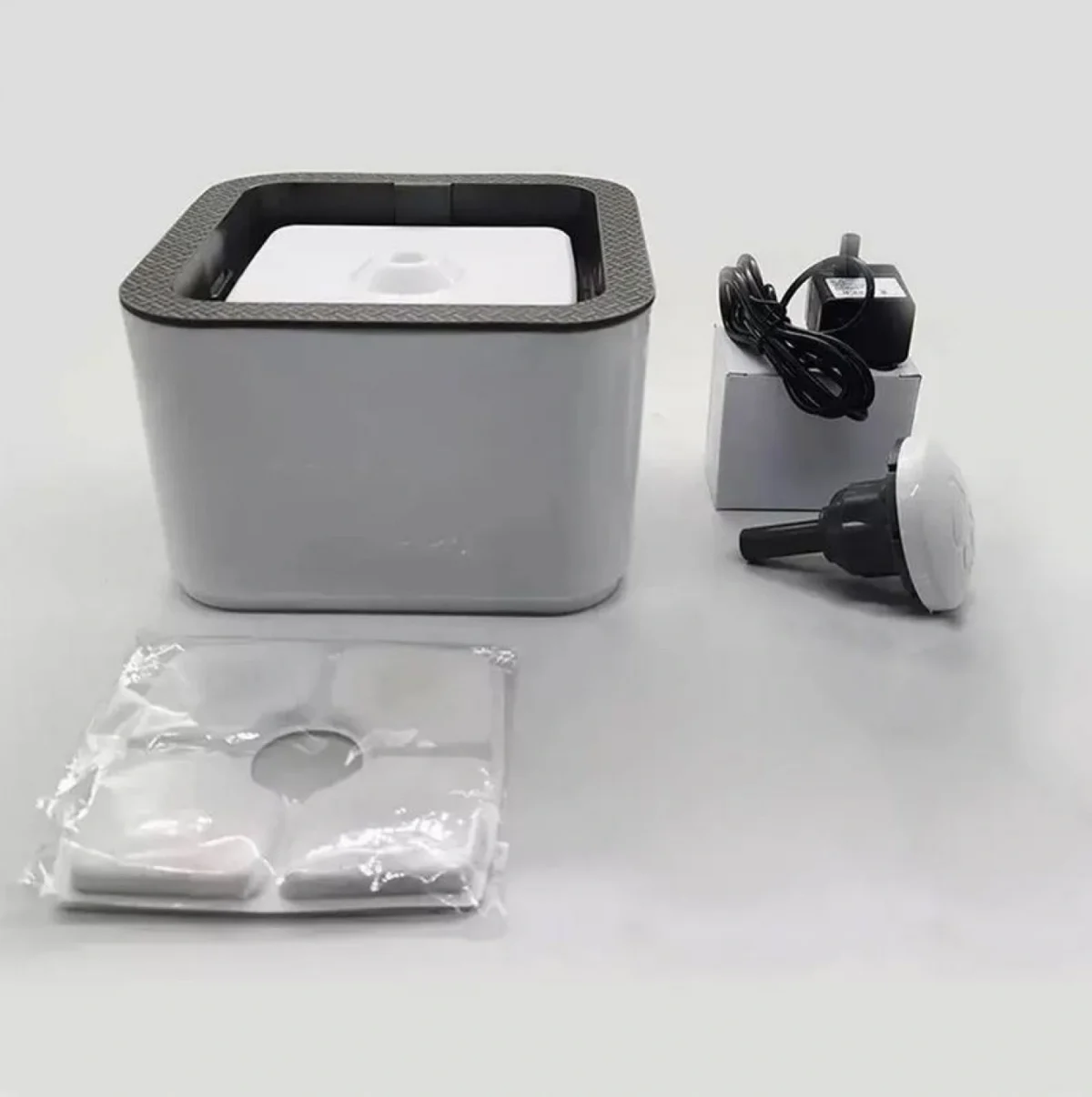 Συντριβάνι Νερού 2.5L για Κατοικίδια με 3 Τριπλά Φίλτρα & Σύστημα Ανακυκλοφορίας