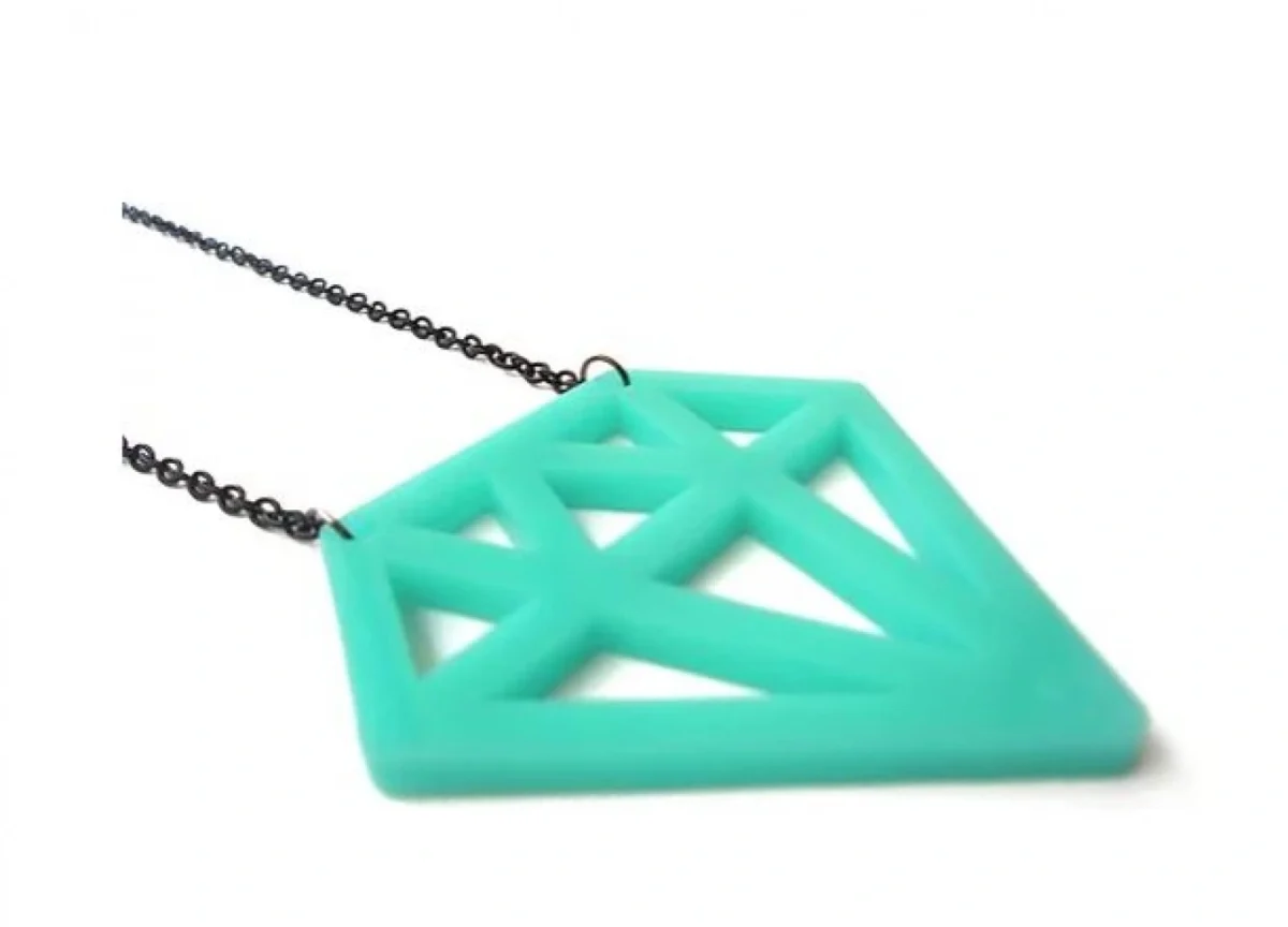 Κολιέ απο Plexiglass Diamond με Μακριά Αλυσίδα 40cm