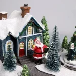 Χριστουγεννιάτικο Φωτιζόμενο Χιονισμένο Χωριό με Άγιο Βασίλη, Δέντρο με Κίνηση & Μουσική 19x13.5x15.5cm