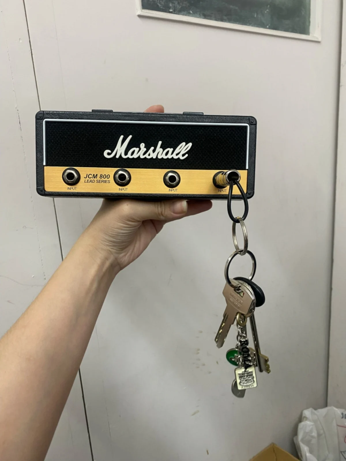 Διακοσμητική Πλαστική Κλειδοθήκη Τοίχου Σχεδίασης Ενισχυτή Marshall Με 4 Θέσεις